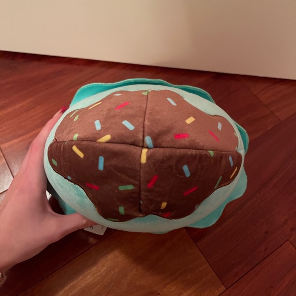 8 inch maya the ice cream squishmallow - Picture 5 of 6